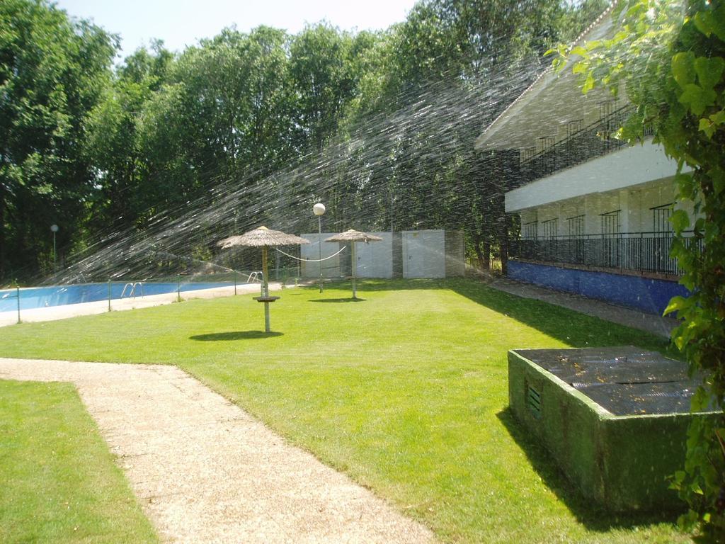 Hotel Manzanares Buitenkant foto