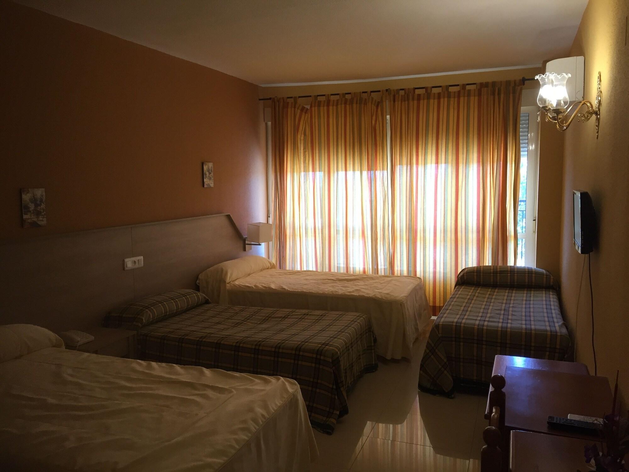 Hotel Manzanares Buitenkant foto