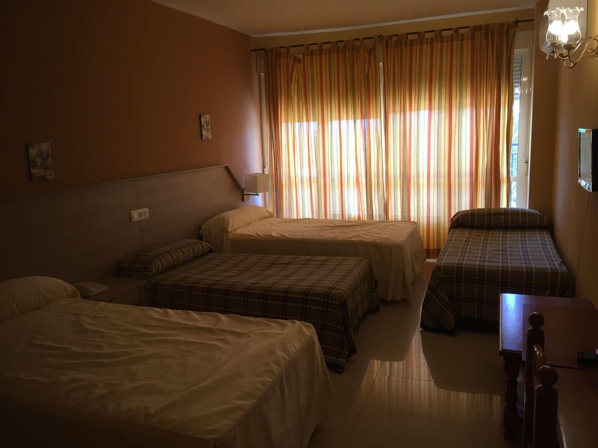 Hotel Manzanares Buitenkant foto