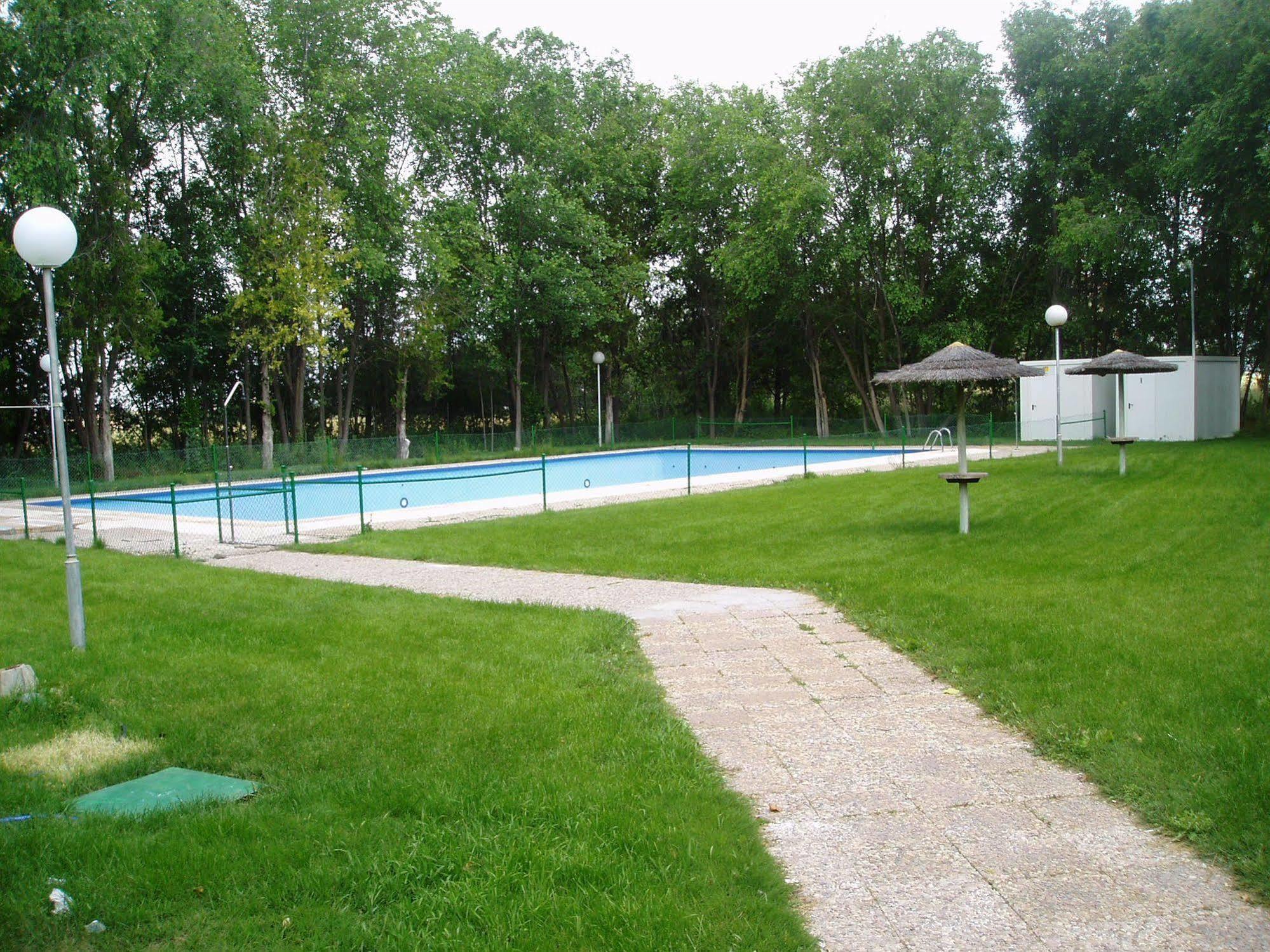 Hotel Manzanares Buitenkant foto